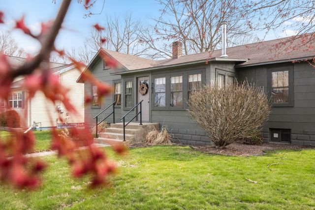 702 N Elm Street, Three Oaks Vllg, MI 49128