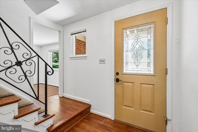4945 GAINSBOROUGH DR, Fairfax, VA 22032
