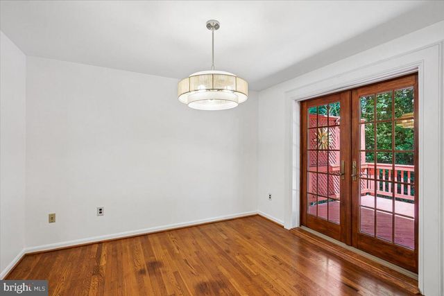 4945 GAINSBOROUGH DR, Fairfax, VA 22032