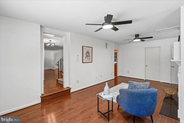 4945 GAINSBOROUGH DR, Fairfax, VA 22032
