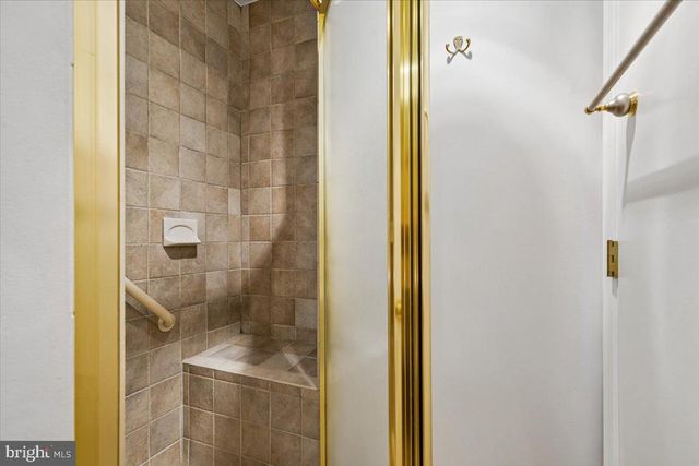 4945 GAINSBOROUGH DR, Fairfax, VA 22032
