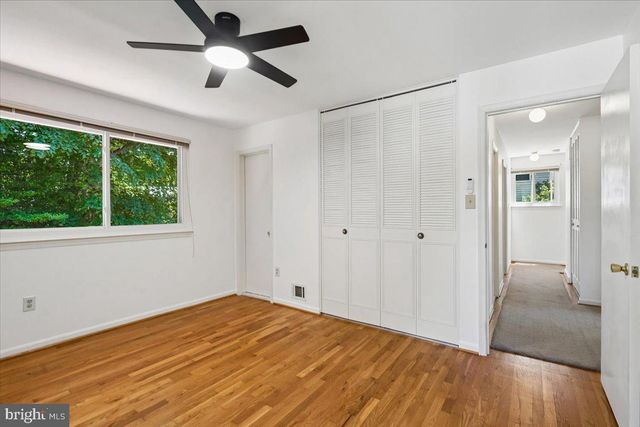 4945 GAINSBOROUGH DR, Fairfax, VA 22032