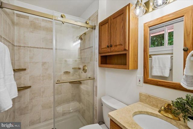 4945 GAINSBOROUGH DR, Fairfax, VA 22032