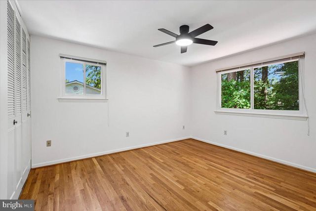 4945 GAINSBOROUGH DR, Fairfax, VA 22032