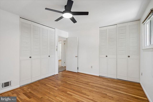 4945 GAINSBOROUGH DR, Fairfax, VA 22032