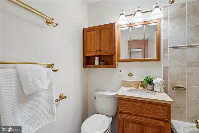 4945 GAINSBOROUGH DR, Fairfax, VA 22032