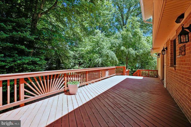 4945 GAINSBOROUGH DR, Fairfax, VA 22032