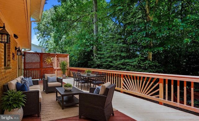 4945 GAINSBOROUGH DR, Fairfax, VA 22032