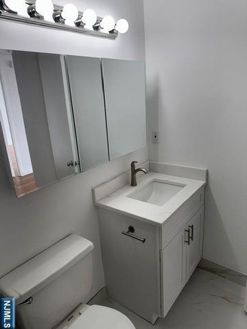 7000 JFK Blvd E 48G, Guttenberg, NJ 07093