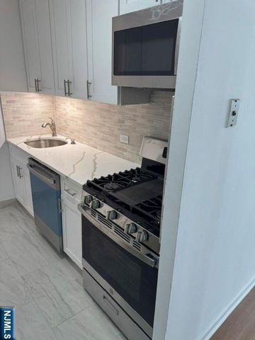 7000 JFK Blvd E 48G, Guttenberg, NJ 07093