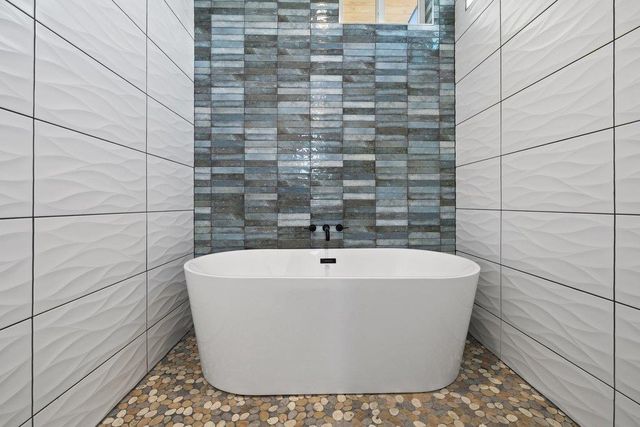 43 War Bonnet, Wimberley, TX 78676