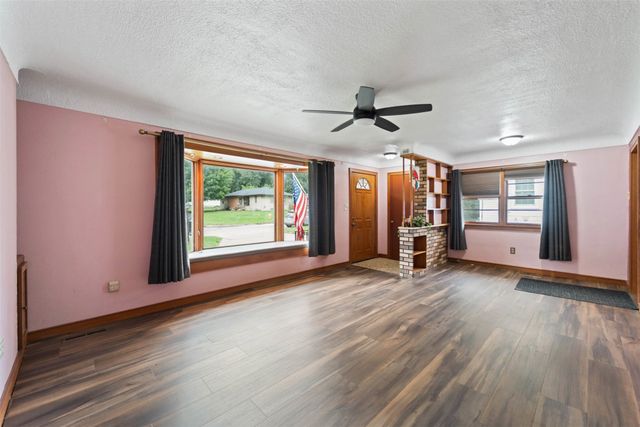 1602 Milton Avenue, Des Moines, IA 50316