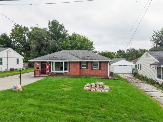 1602 Milton Avenue, Des Moines, IA 50316