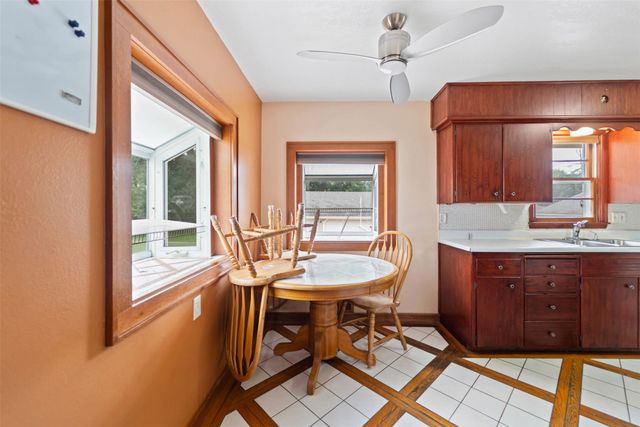 1602 Milton Avenue, Des Moines, IA 50316