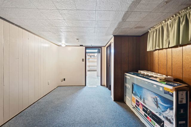 1602 Milton Avenue, Des Moines, IA 50316