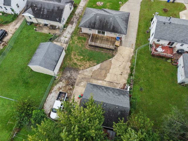 1602 Milton Avenue, Des Moines, IA 50316
