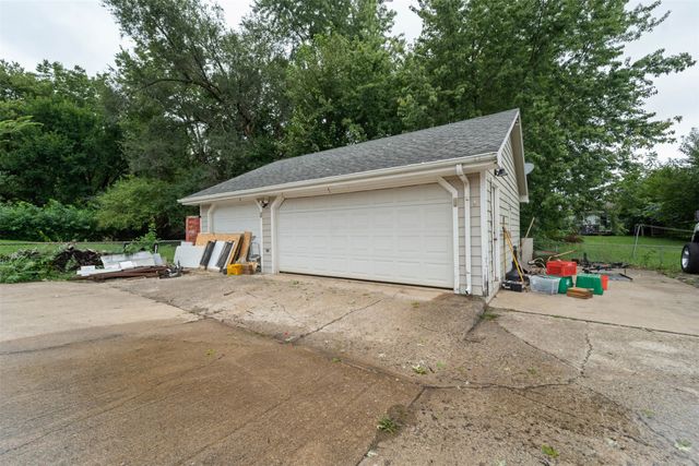 1602 Milton Avenue, Des Moines, IA 50316