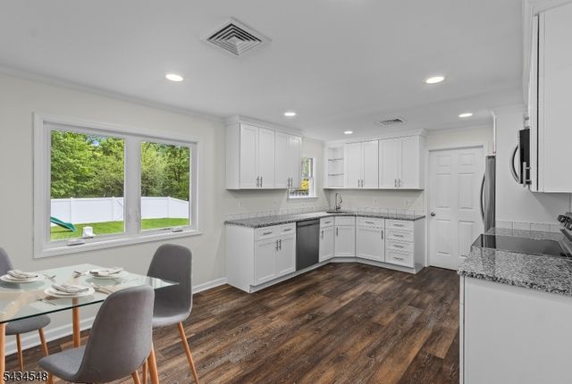156 Kings Hwy, Roxbury Twp., NJ 07850
