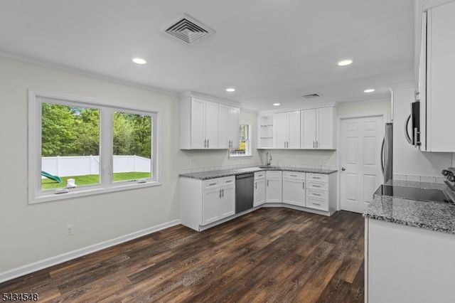 156 Kings Hwy, Roxbury Twp., NJ 07850