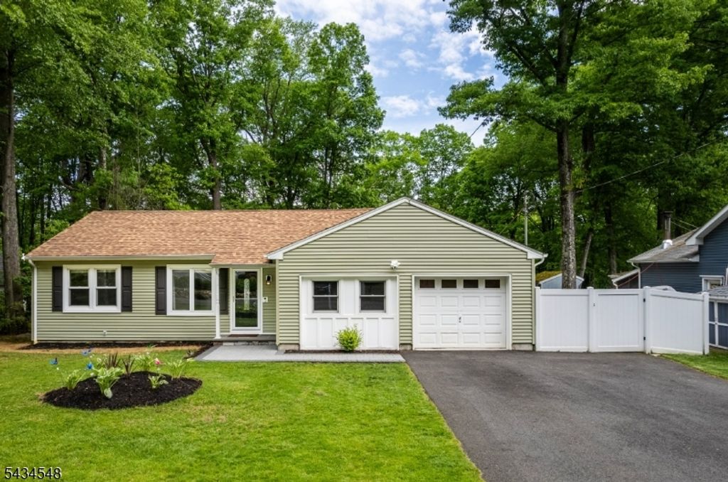 156 Kings Hwy, Roxbury Twp., NJ 07850