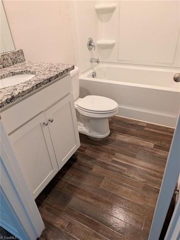 4035 Meredith Woods Lane, Winston-salem, NC 27107