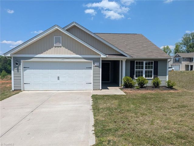 4035 Meredith Woods Lane, Winston-salem, NC 27107