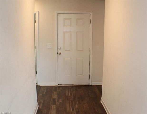 4035 Meredith Woods Lane, Winston-salem, NC 27107