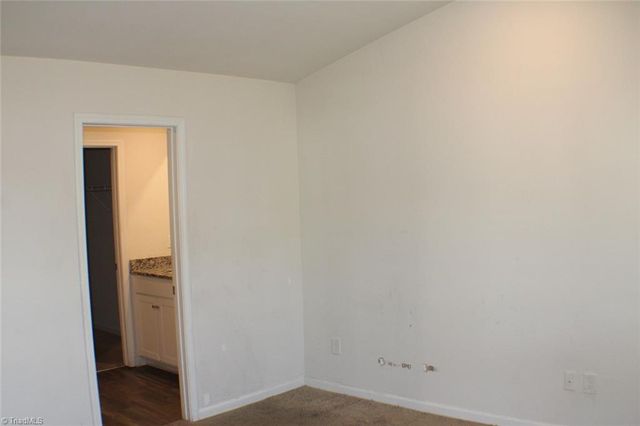 4035 Meredith Woods Lane, Winston-salem, NC 27107