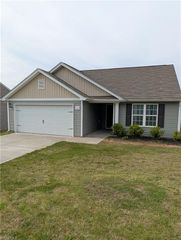 4035 Meredith Woods Lane, Winston-salem, NC 27107