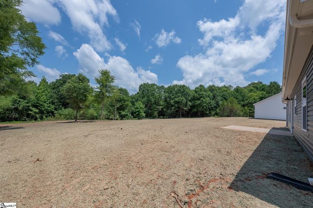 502 Hellams Road, Gray Court, SC 29645