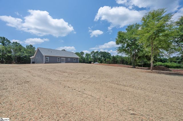 502 Hellams Road, Gray Court, SC 29645
