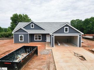 502 Hellams Road, Gray Court, SC 29645