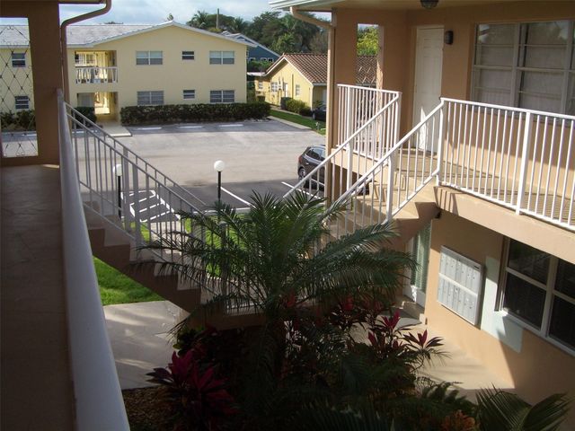 2737 NE 28th Street 7w, Lighthouse Point, FL 33064