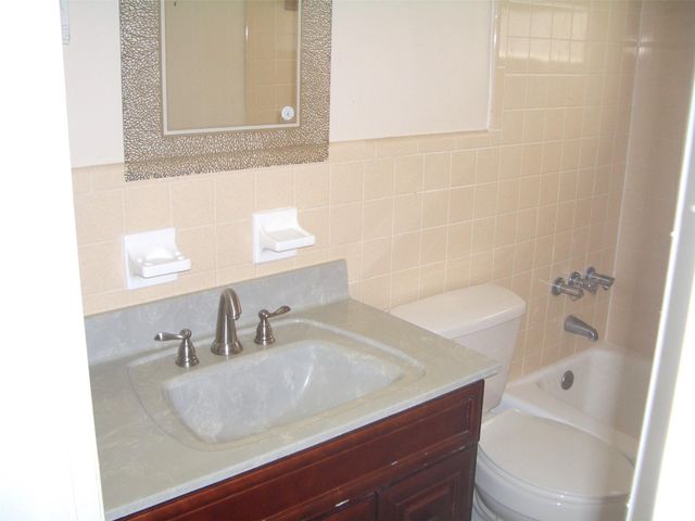 2737 NE 28th Street 7w, Lighthouse Point, FL 33064