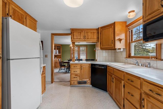 2301 CARLETON AVENUE, Appleton, WI 54915