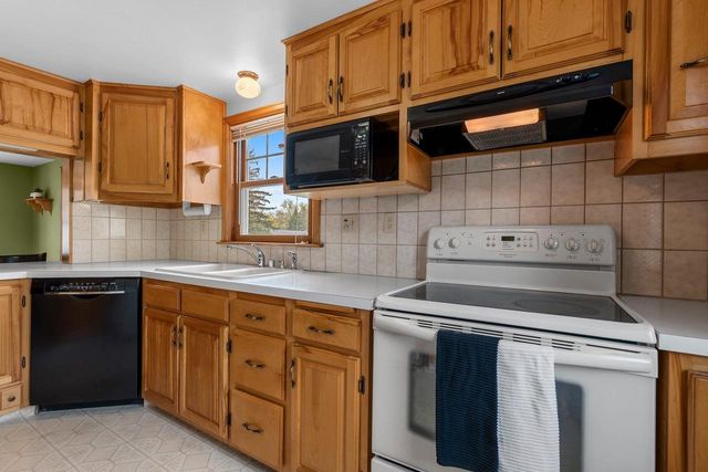 2301 CARLETON AVENUE, Appleton, WI 54915