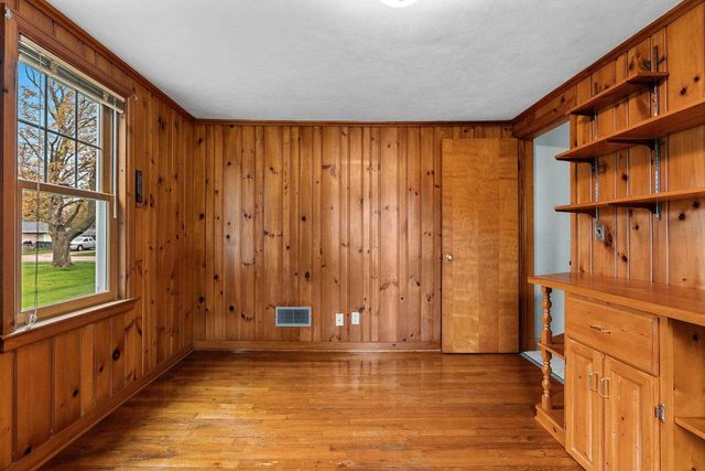 2301 CARLETON AVENUE, Appleton, WI 54915