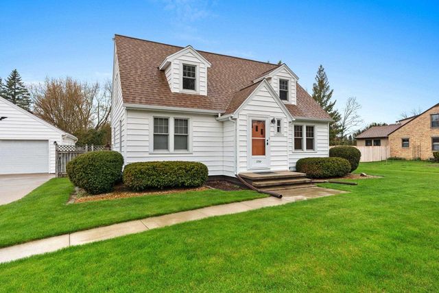 2301 CARLETON AVENUE, Appleton, WI 54915