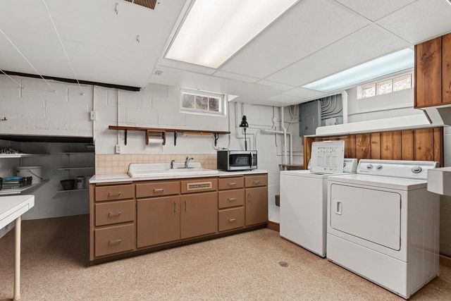 2301 CARLETON AVENUE, Appleton, WI 54915