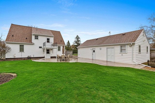 2301 CARLETON AVENUE, Appleton, WI 54915