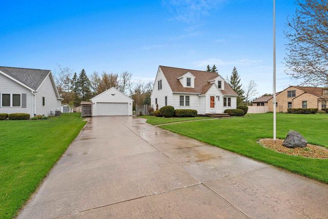 2301 CARLETON AVENUE, Appleton, WI 54915