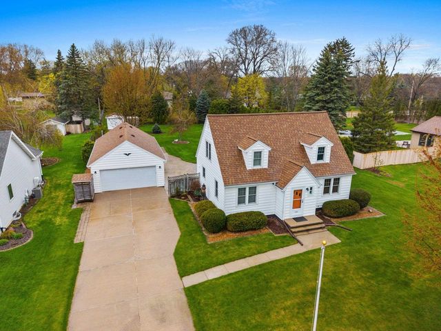 2301 CARLETON AVENUE, Appleton, WI 54915