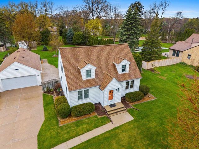 2301 CARLETON AVENUE, Appleton, WI 54915