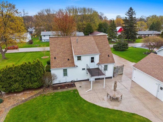 2301 CARLETON AVENUE, Appleton, WI 54915