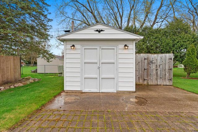 2301 CARLETON AVENUE, Appleton, WI 54915