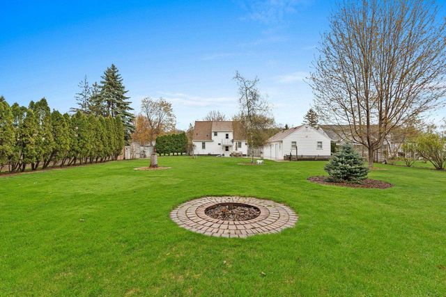 2301 CARLETON AVENUE, Appleton, WI 54915