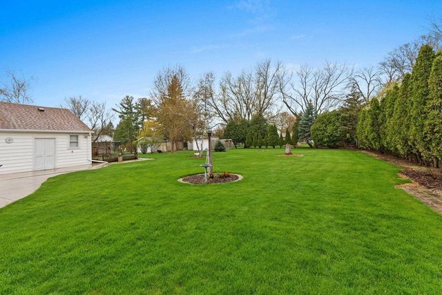 2301 CARLETON AVENUE, Appleton, WI 54915