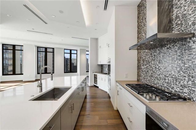 3376 Peachtree NE Road 33B, Atlanta, GA 30326