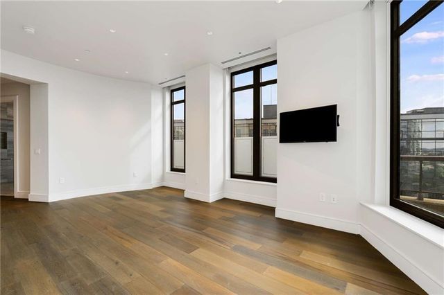 3376 Peachtree NE Road 33B, Atlanta, GA 30326