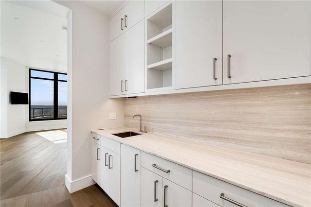 3376 Peachtree NE Road 33B, Atlanta, GA 30326